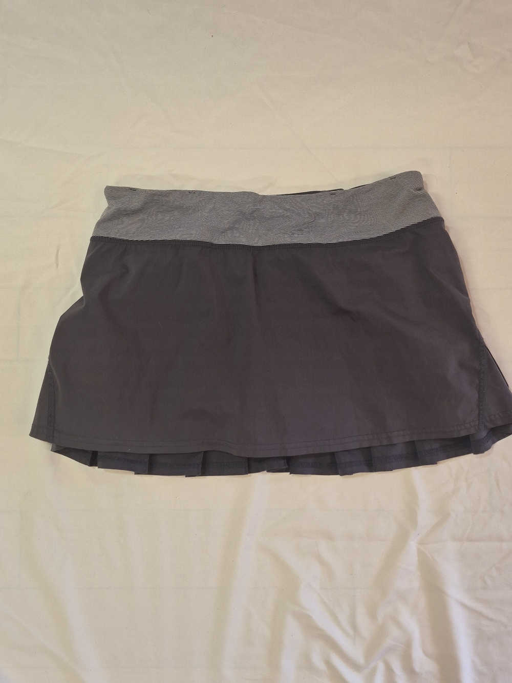 Lululemon Athletica Gray Mini Skort with Heather Waistband Size 6